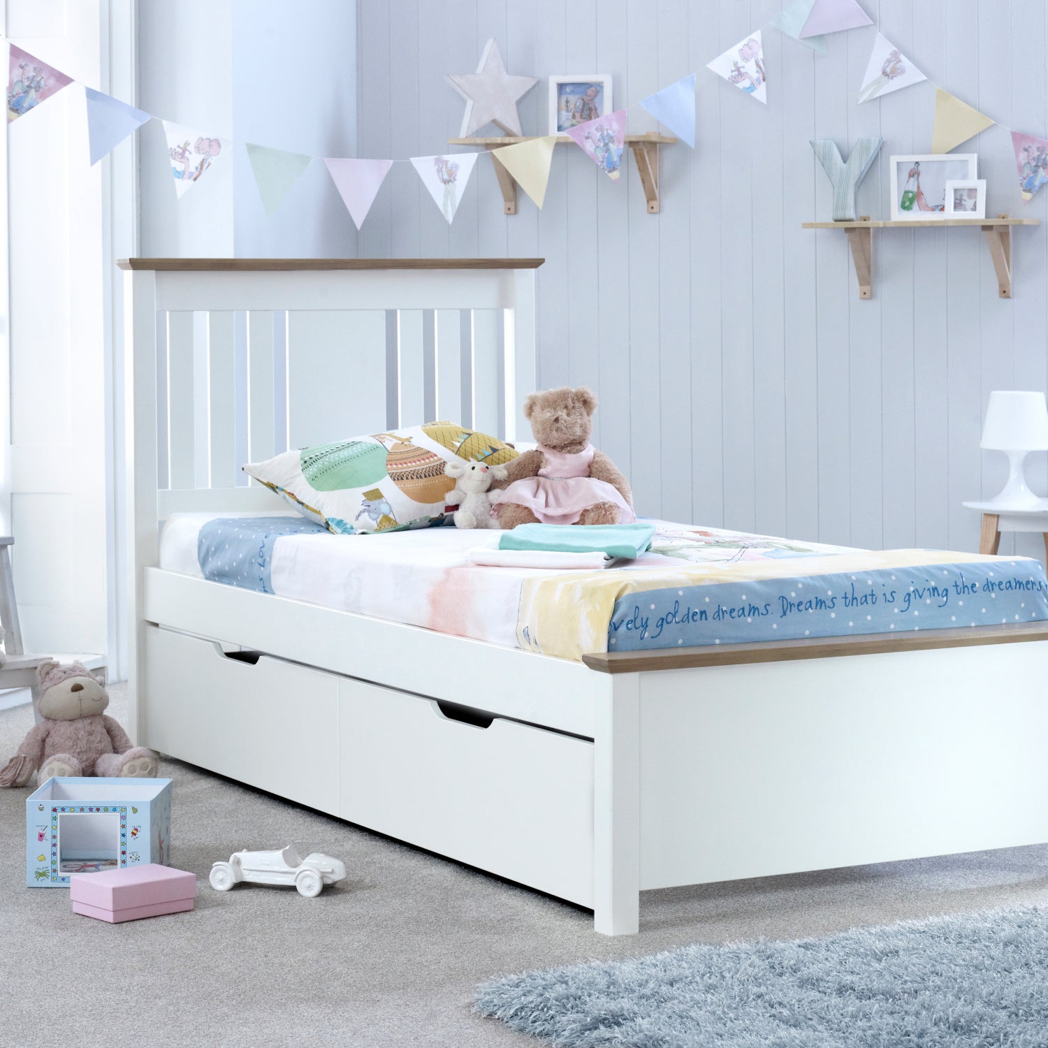 Chester White Solo Bed
